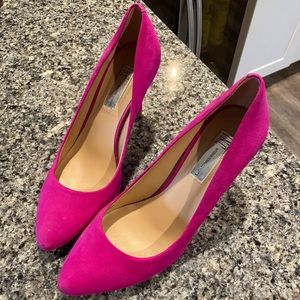 Pink Suede Pumps 👠